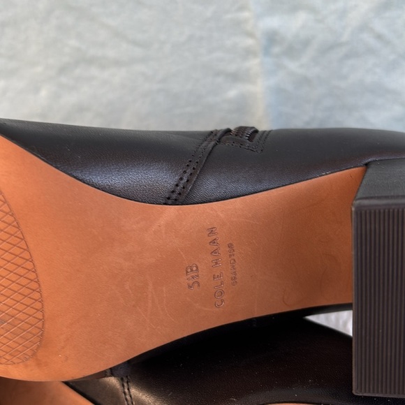 Cole Haan NWOT "Ettie" Bootie 60 Black Size 5.5B Leather Zipper Pointed Toe - Picture 7 of 9